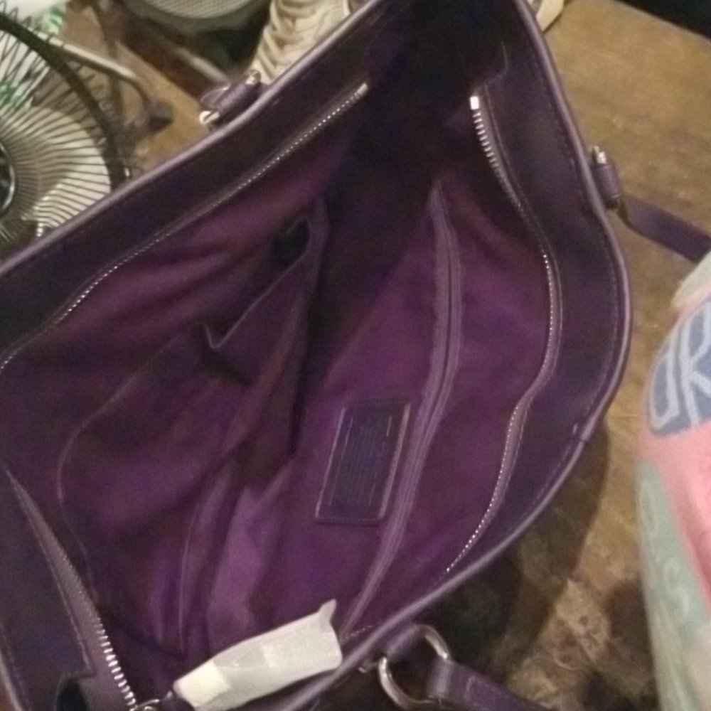 Bailey Tote - Picture 3 of 3